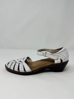 Leather Clarks Wendy River White Low Wedge Sandals with Ankle Strap Size 7